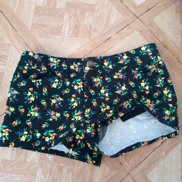flower booty shorts